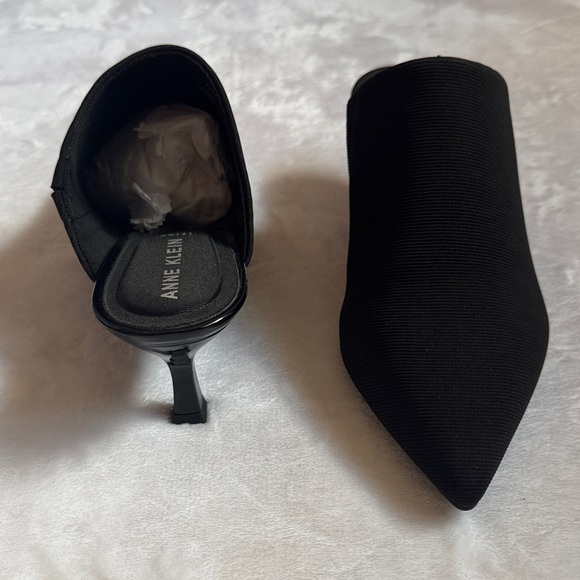 NWOT Anne Klein Black Textured Mules - Picture 3 of 6